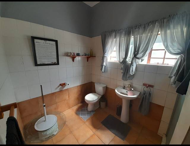 6 BEDROOM HOUSE FOR SALE IN BO-DORP